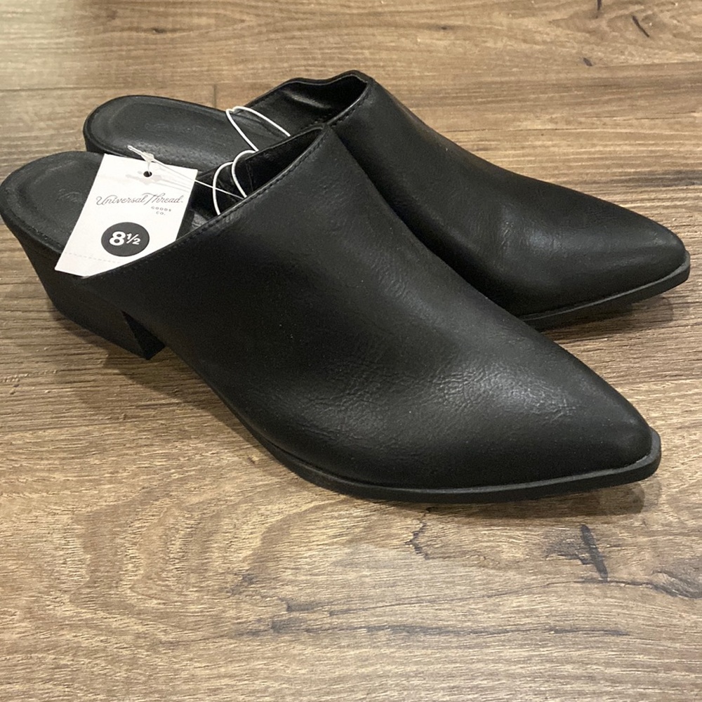 NWT Universal Thread black shoes
